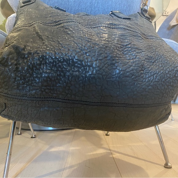 Givenchy Black Pandora sheepskin leather large messenger bag - Picture 7 of 16